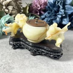 青瑪瑙 装飾玉 台座付 共箱付 中国古美術 置物 瑪瑙彫刻 ブラジル産 青瑪瑙『蒼光』台座・木札・鑑別書付| 東京書芸館公式通販