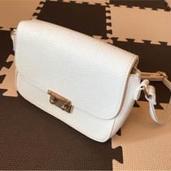 ショルダーバッグ♡ホワイトのサムネイル