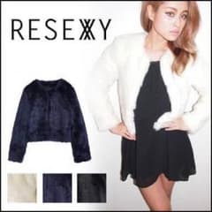 【新品】RESEXXY(リゼクシー) ファーコート コートのサムネイル