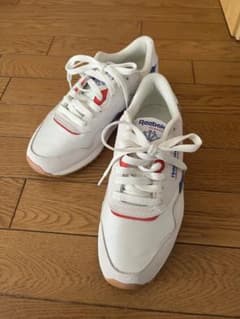 着用１回　リーボック　Reebok  スニーカー　24.5cmのサムネイル