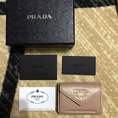 PRADA プラダ　三つ折り財布のサムネイル