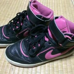 ナイキ スニーカーのサムネイル