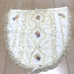 ❤️さえら★ヒスクローネ★お花モチーフが美しい★フリルレース付★ピローケース さえら ヒスクローネ トイレカバー お花のモチーフ レース - メルカリ