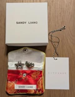 SANDY LIANG サンディ・リアング ピアス アシンメトリー - メルカリ