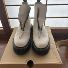 Dr. Martens JETTA 厚底ブーツ ホワイトのサムネイル