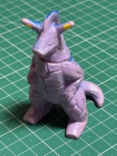 【マツコの知らない世界で紹介】無版権 パチ怪獣 エレキング風 当時物のサムネイル