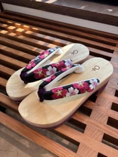 TōNE 花柄刺繍下駄　黒のサムネイル