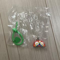 wiggl wiggl レインボー フラワーマルチチャームガチャガチャのサムネイル