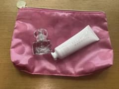 ESTEELAUDER ビューティフル マグノリア 香水　ハンドクリーム　ポーチのサムネイル