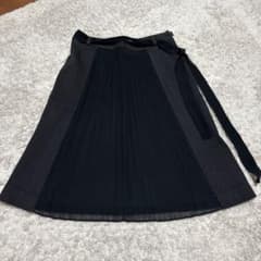黒の前のみプリーツスカートのサムネイル