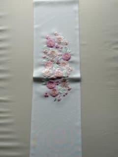 半襟 刺繍入り 桜柄 薄ピンク地のサムネイル