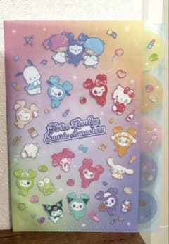 TWICE サンリオ　ファイル　A4 マルチカラー　クリアファイルのサムネイル