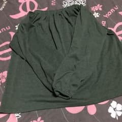 新品‼︎カーキオフショルトップス♬のサムネイル