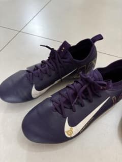 Nike サッカーシューズ 紫色のサムネイル