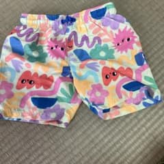 カラフルな総柄デザイン ズボンと水着兼用 H＆MとLiuNicのコラボのサムネイル