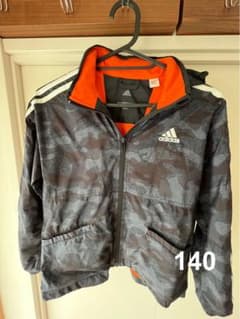 adidas トラックジャケット　140のサムネイル