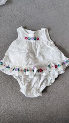 baby GAP フラワー刺繍セットアップ 6-12ヶ月のサムネイル