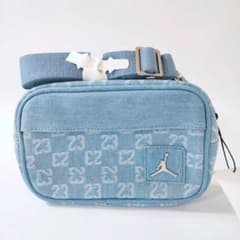 h 新品タグ付 JORDAN ショルダーバッグ 水色 デニム柄 ユニセックス 