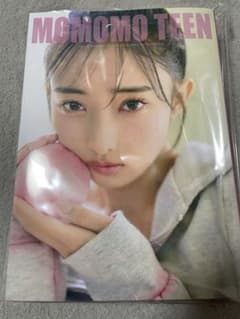 OCHA NORMA北原もも写真集『MOMOMO TEEN』のサムネイル