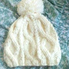ボンボン白のニット帽♥値下げしました。のサムネイル