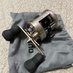 シマノ AXIS 100 RH452 美品 ベイトリール 海外モデル 回転良好 シマノ AXIS 100 RH452 美品 ベイトリール 海外モデル 回転良好 - メルカリ