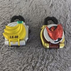 仮面ライダー鎧武 ロックシード バナナ 食玩 タジャドル ガチャのサムネイル