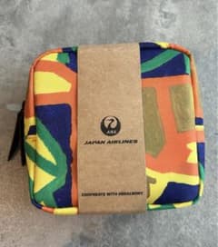 HERALBONY へラルボニー　 JALビジネスクラス アメニティポーチのサムネイル