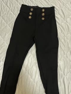 ZARA レギンスパンツブラック ゴールドボタン付きのサムネイル
