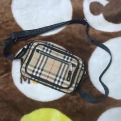 【美品】BURBERRY ショルダーバックのサムネイル