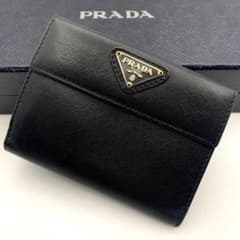 プラダ 財布 二つ折り サフィアーノ 三角プレート コンパクト 小型
