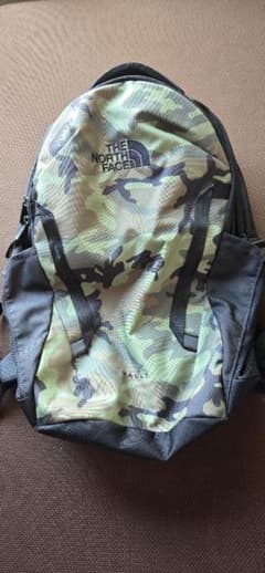 THE NORTH FACE カモフラージュバックパックのサムネイル