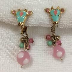 おりーぶ様専用になります レア&おしゃれANNA SUI 牛モチーフイヤリングのサムネイル
