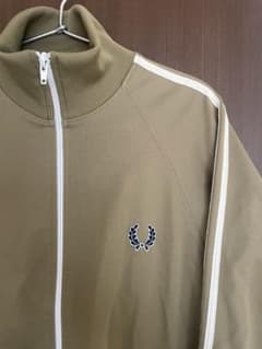 本日限定価格‼️フレッドペリー トラックジャケットのサムネイル