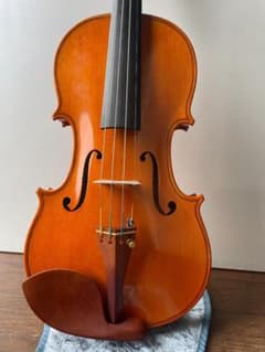 西ドイツ製 オレンジ色ニスで裏板１枚板のキレイなバイオリン 西ドイツ製 オレンジ色ニスで裏板1枚板のキレイなバイオリン - メルカリ