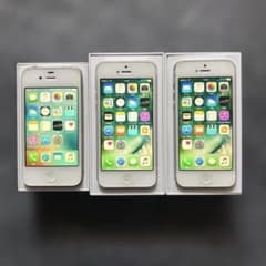 iPhone 5 16GBが2台 iPhone 4s 32GB が1台 合計3台 - メルカリ