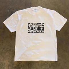 フラワーグラフィック 半袖Tシャツ ホワイトのサムネイル