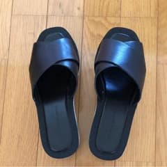 ZARAサンダルのサムネイル