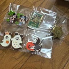 ディズニー ピンバッジ 8点セット - メルカリ
