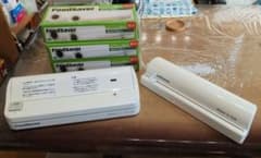 FoodSaver 真空パック器 本体とロールセット - メルカリ