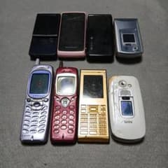 ジャンク品　携帯電話等まとめ売り接続不明 ジャンク品】携帯電話② まとめて8台 都市鉱山 - メルカリ