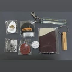 sumika グッズ ８点セット（キーホルダー パスケース 缶バッジ ）のサムネイル