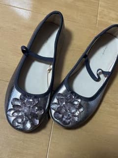 ZARA キッズシューズ メタリックシルバー 31のサムネイル