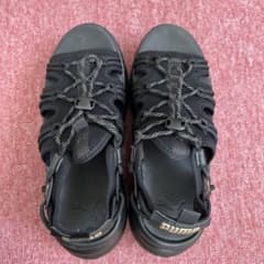 美品✨PUMA　プーマ　シリア ウェッジ サンダル 黒　24㎝　ウィメンズのサムネイル