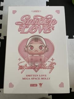 MEGASPACEMOLLY400% SMITTEN LOVEジオン Amazon.com: POP MART MEGA Space Molly 400% Smitten Love