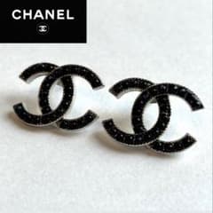 美品✨CHANEL ブラック ロゴ スタッド ラインストーン ピアス 両耳 美品✨CHANEL ブラック ロゴ スタッド ラインストーン ピアス 両耳