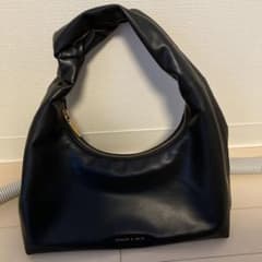 チャールズアンドキース　バッグのサムネイル