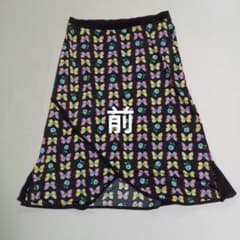 rectangle blanc 蝶と花柄 フレアスカートのサムネイル