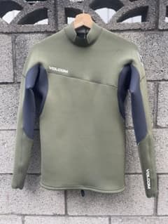 ボルコム　タッパー　カーキ　L サーフィン ボルコム タッパー カーキ L サーフィン - メルカリ