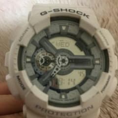 G-SHOCK白のサムネイル