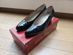 Salvatore Ferragamo パンプス ブラック 6Bのサムネイル